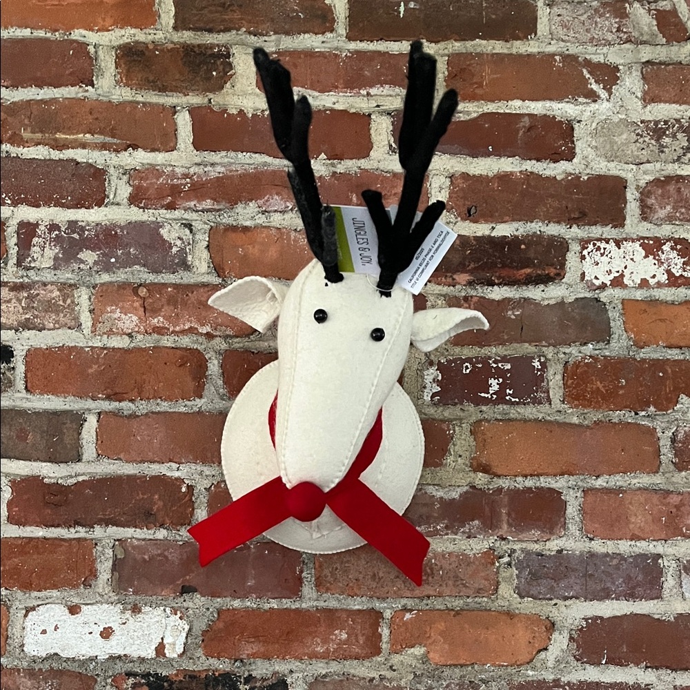 White and Black Reindeer Wall Decor